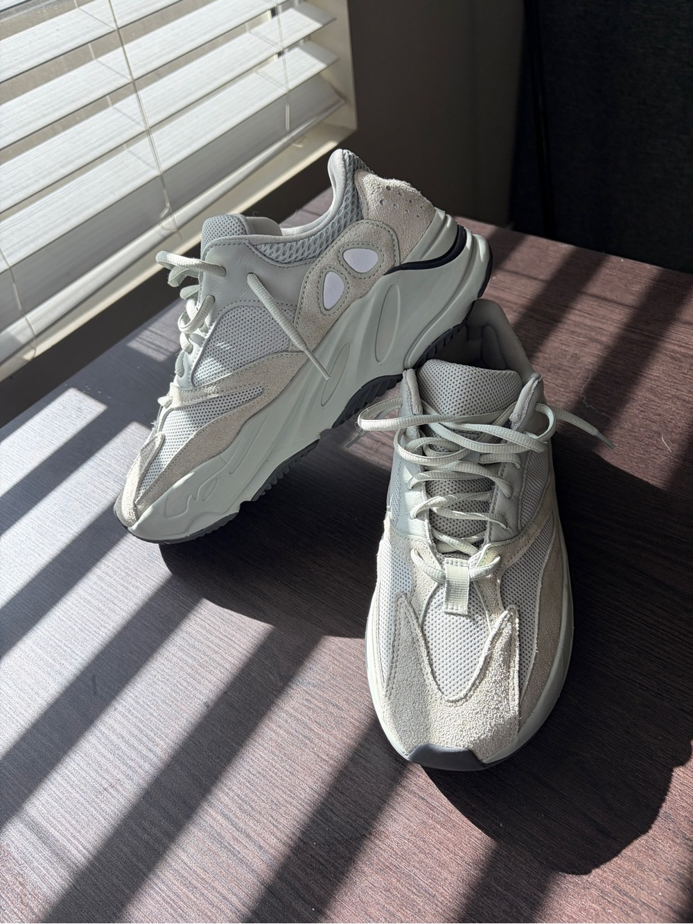 Yeezy Boost 700 Salt - Picture 3 of 3